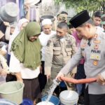 Imbas Kemarau, Polisi Salurkan Bantuan Air Bersih untuk Masyarakat Desa Lagadar