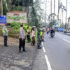 Anggota TNI Kodim 0624 Bersama Polri Pantau Jalur Wisata Ciwidey Rancabali
