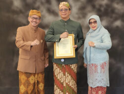 Bupati Bandung Raih Penghargaan Inovasi Data Kemiskinan Terbaik se-Jawa Barat