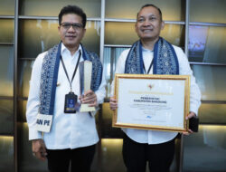 Bupati Bandung Raih Penghargaan RAN PE Awards 2024