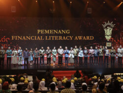 Konsisten Edukasi Keuangan Generasi Muda, bjb Raih Dua Penghargaan Financial Literacy Award dari OJK