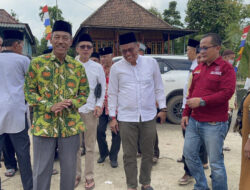 Ribuan Emak-emak Sambut Kedatangan Paslon JADI Dengan Lantunan Sholawat