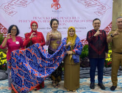 Wakil Wali Kota Cirebon Ajak Perempuan Berkebaya Kembangkan Ekonomi Kreatif