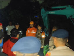 Tim SAR dan BPBD Purwakarta Tangani Banjir di Jatiluhur, Ketinggian Air Mulai Surut