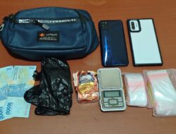 Polisi Tangkap Mahasiswa Pengedar 396 Gram Tembakau Sintetis di Garut