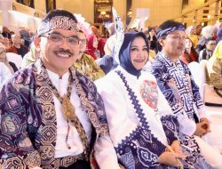 “Angin Sakura di Caruban” Juara Terunik di Fashion Show PKJB  2026