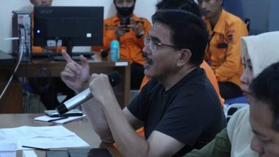 Pemkot Cirebon Siapkan Trash Barrier untuk Atasi Sampah Sungai dan Cegah Banjir
