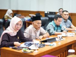 Dihadiri Ketua DPRD Kabupaten Bandung Hj. Renie Rahayu Fauzi, Komisi C Laksanakan Rapat Kerja Bersama Perangkat Daerah.