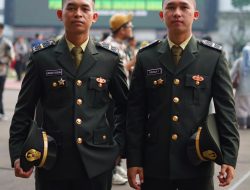 Dua Putra OKI Resmi Sandang Pangkat Letda TNI AD, Dilantik Presiden Prabowo di Istana Merdeka
