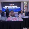 Waspada Modus Beli Kendaraan Murah, Polda Jabar Sita Baju Loreng hingga Senjata Mainan