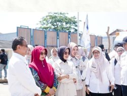 Bersama Kepala Staf Kepresidenan, Ketua DPRD Kabupaten Bandung Hj. Renie Rahayu Fauzi hadiri MPLS Sekolah Rakyat Terintegrasi